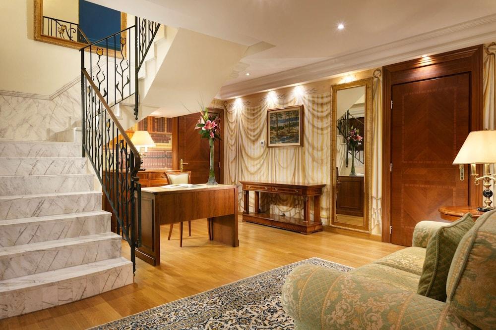 Hotel Swiss Diamond & 5*